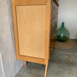 Chest of drawers with compass feet