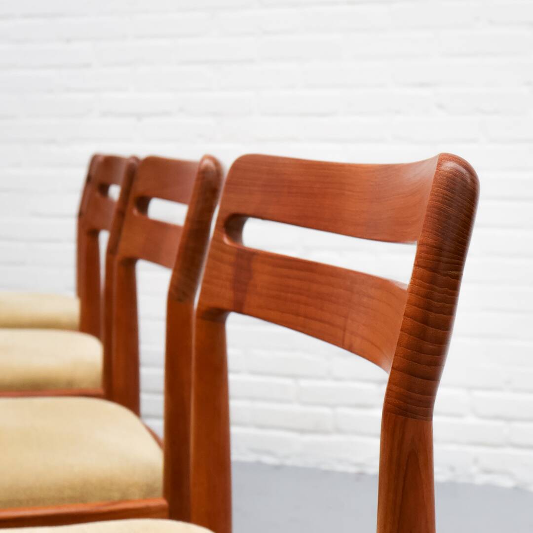 4 chaises de salle à manger par HW Klein pour Bramin, années 1960