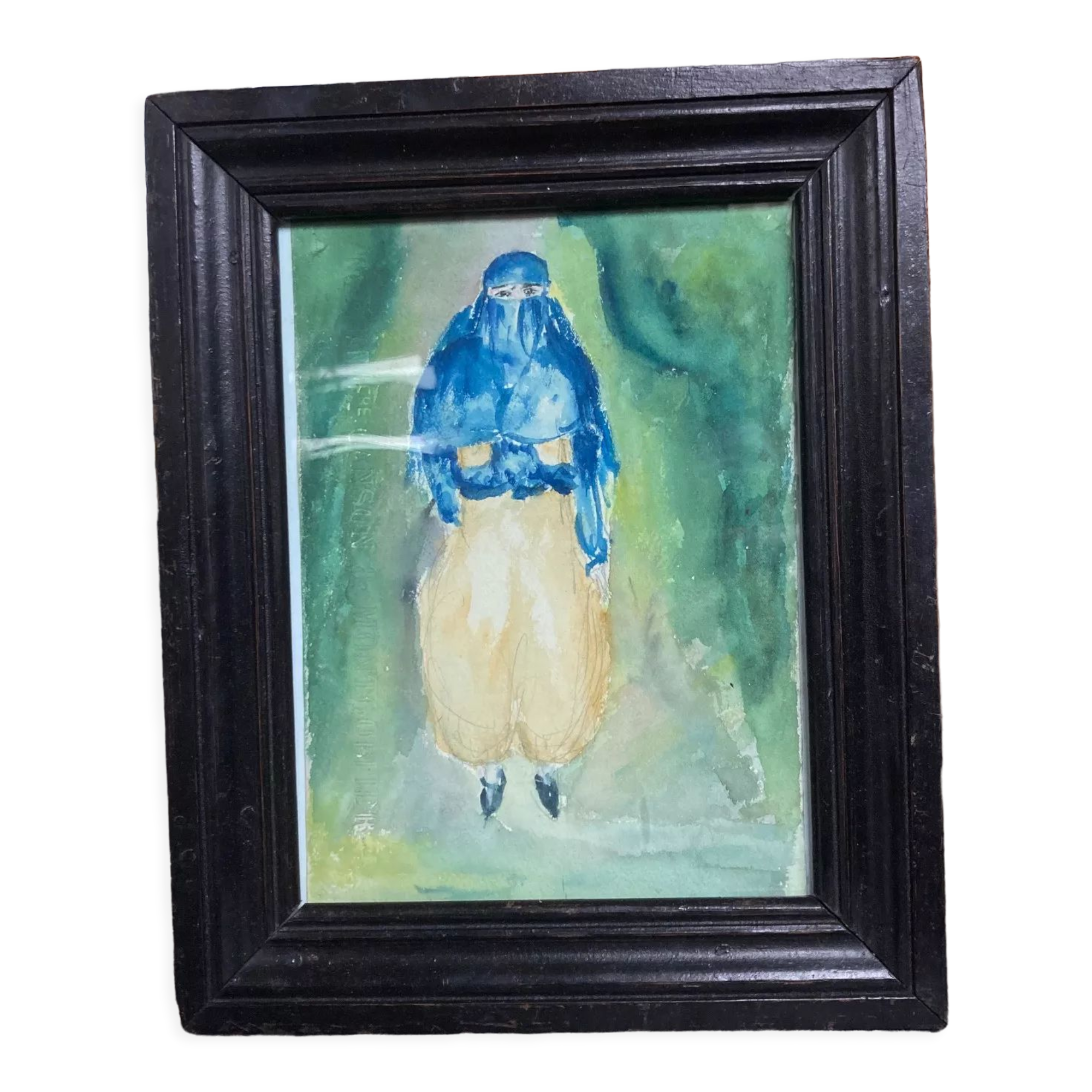 Femme voilée, cadre ancien