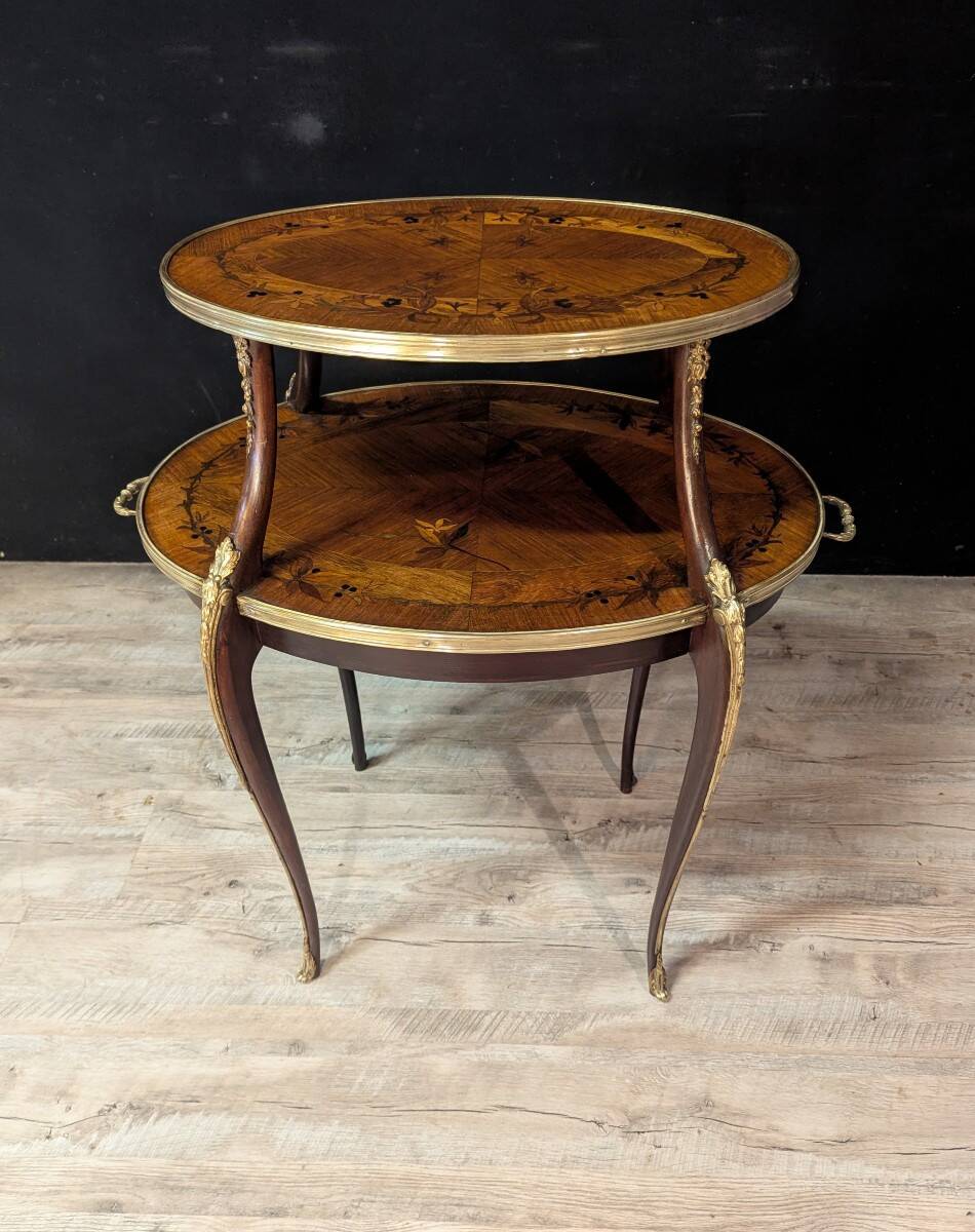 Louis XV style tea table – Marquetry and gilded bronze