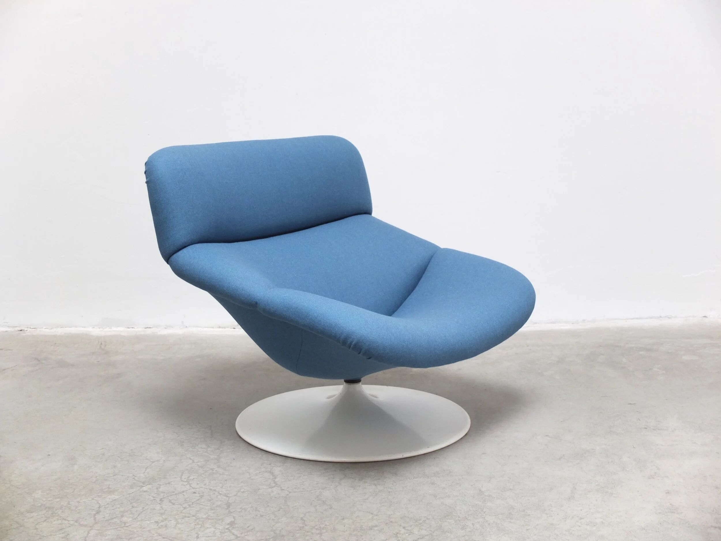 Iconic 'F518' lounge chair by Geoffrey Harcourt for Artifort, 1970s