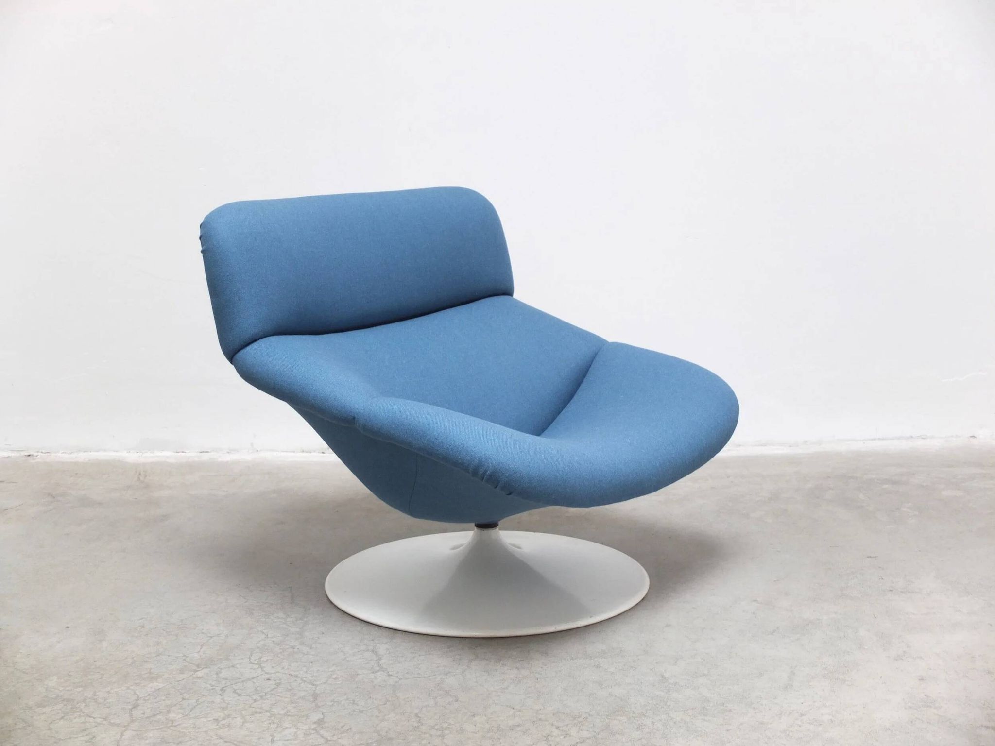 Iconic 'F518' lounge chair by Geoffrey Harcourt for Artifort, 1970s