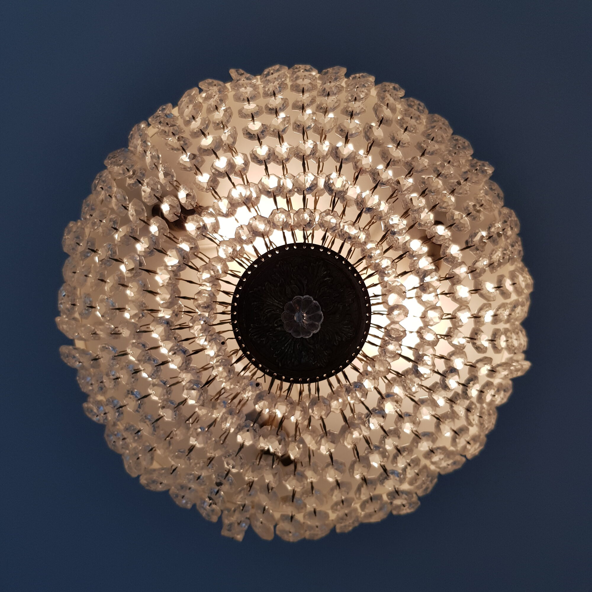Ceiling light basket with 3 lights in gilded brass