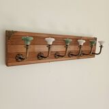 Vintage wall coat rack with 6 ceramic hooks – grooved wood 60 cm