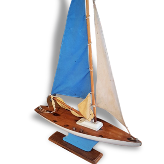 Maquette flottante de bateau en bois début XXème