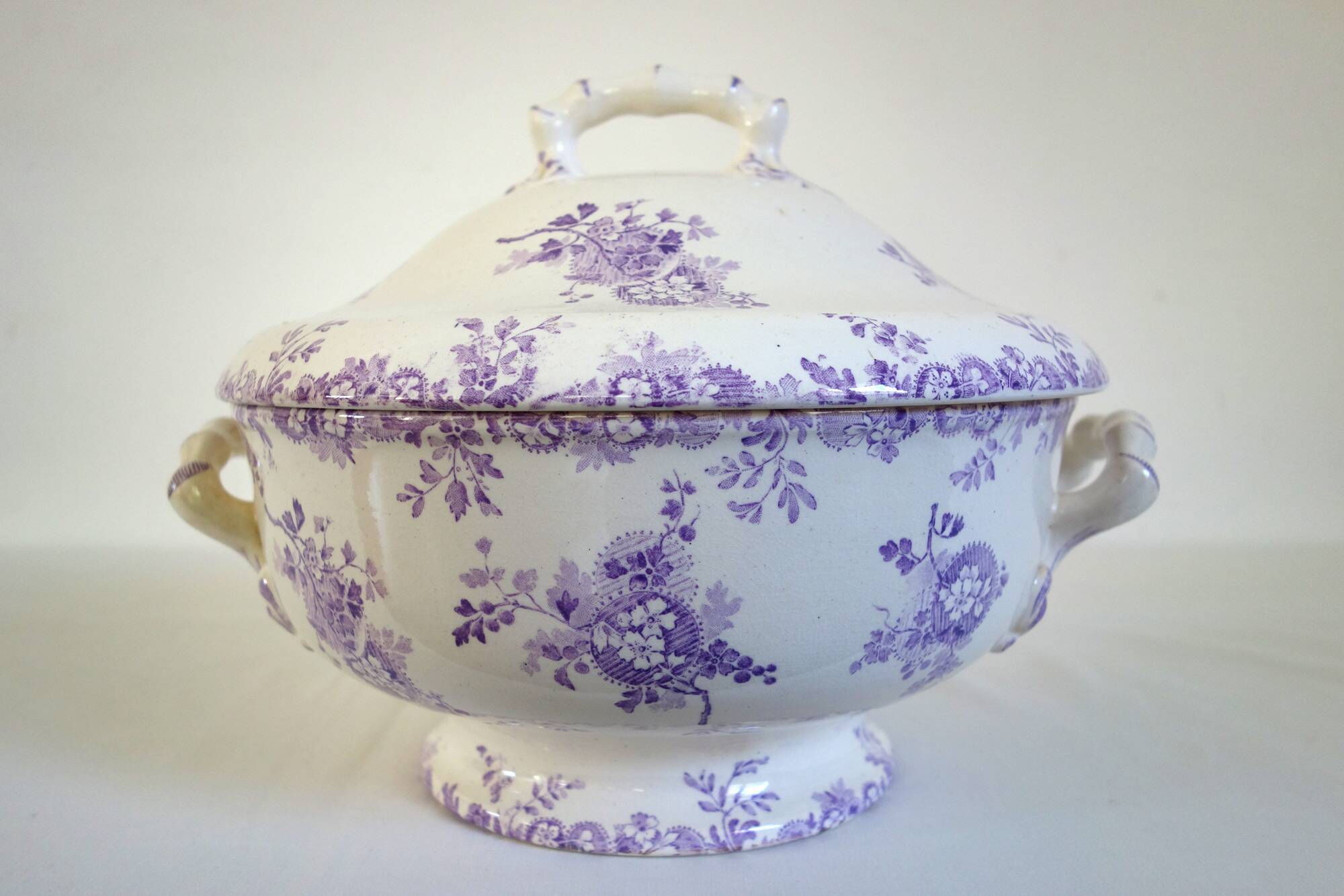 Longwy soup tureen model Hanoi, ironstone, early 20th century.