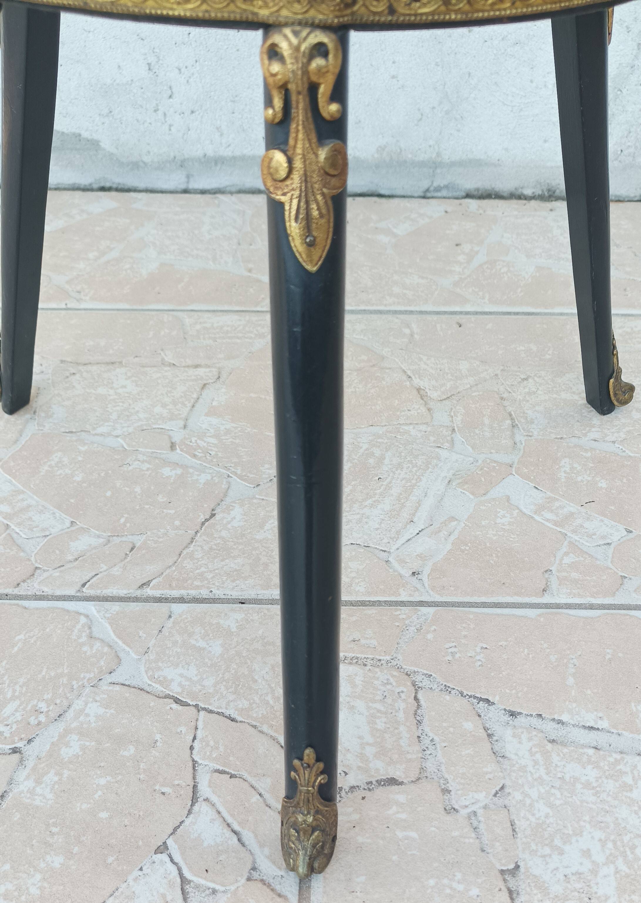Napoleon III saddle in precious wood marquetry