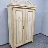 Very beautiful Art Nouveau wardrobe with crown