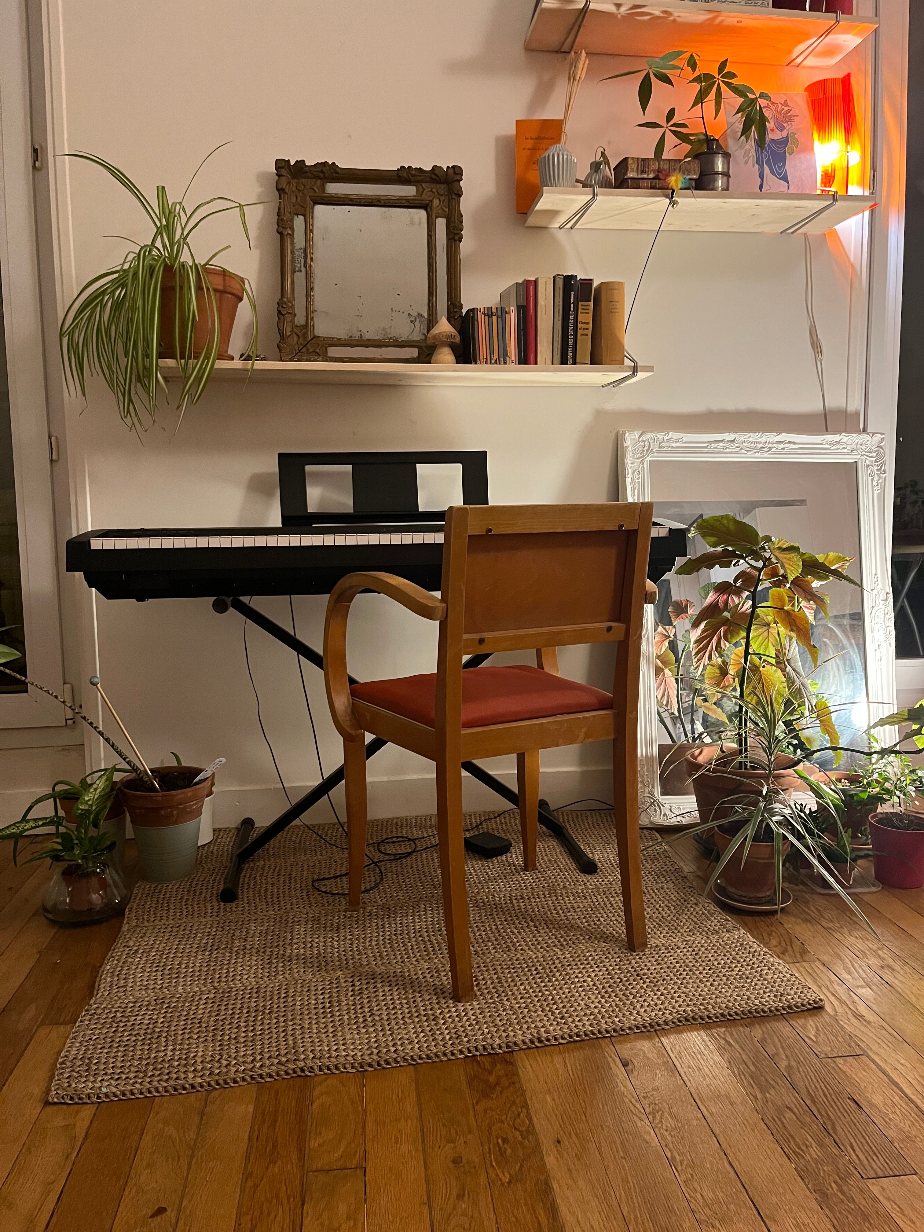 Handmade carpet in natural fiber of knitted palm leaf