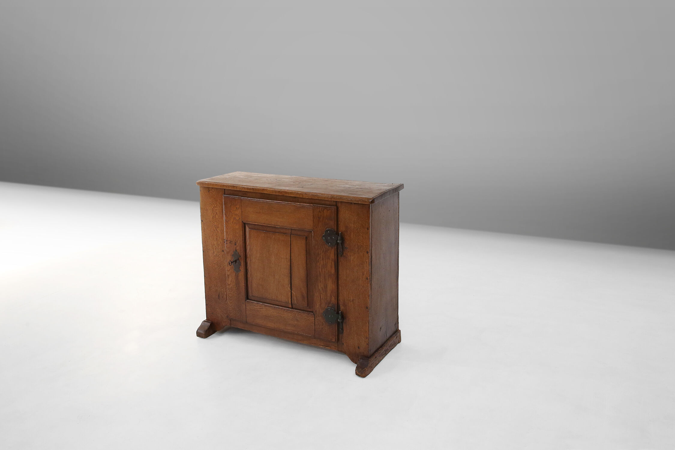 18th century cabinet