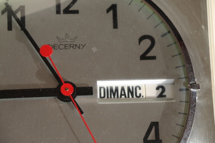 Rectangular Decerny wall clock