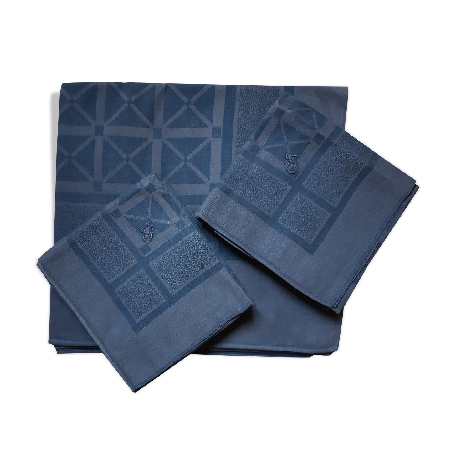 JV monogrammed navy blue checkered table service
