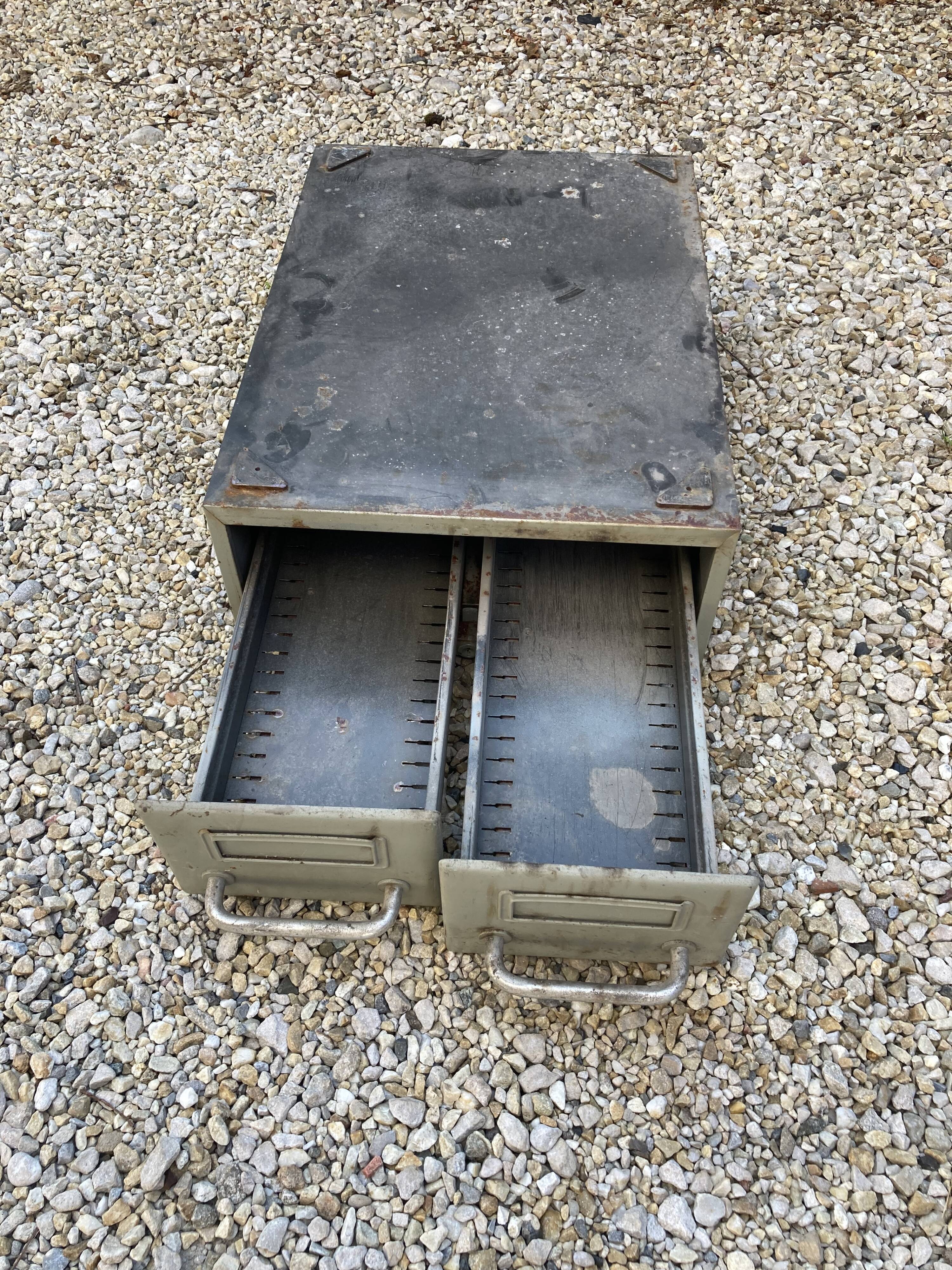 Metal locker 2 drawers