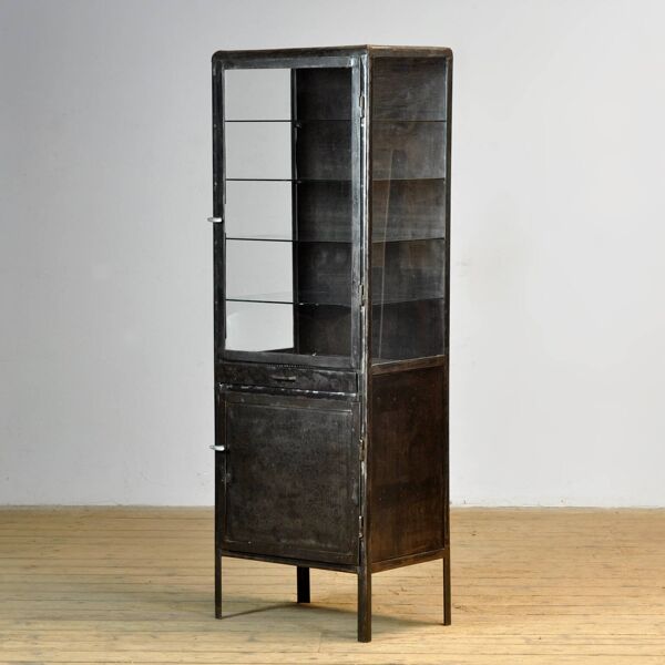 Cabinet de médecine en fer poli, années 1950
