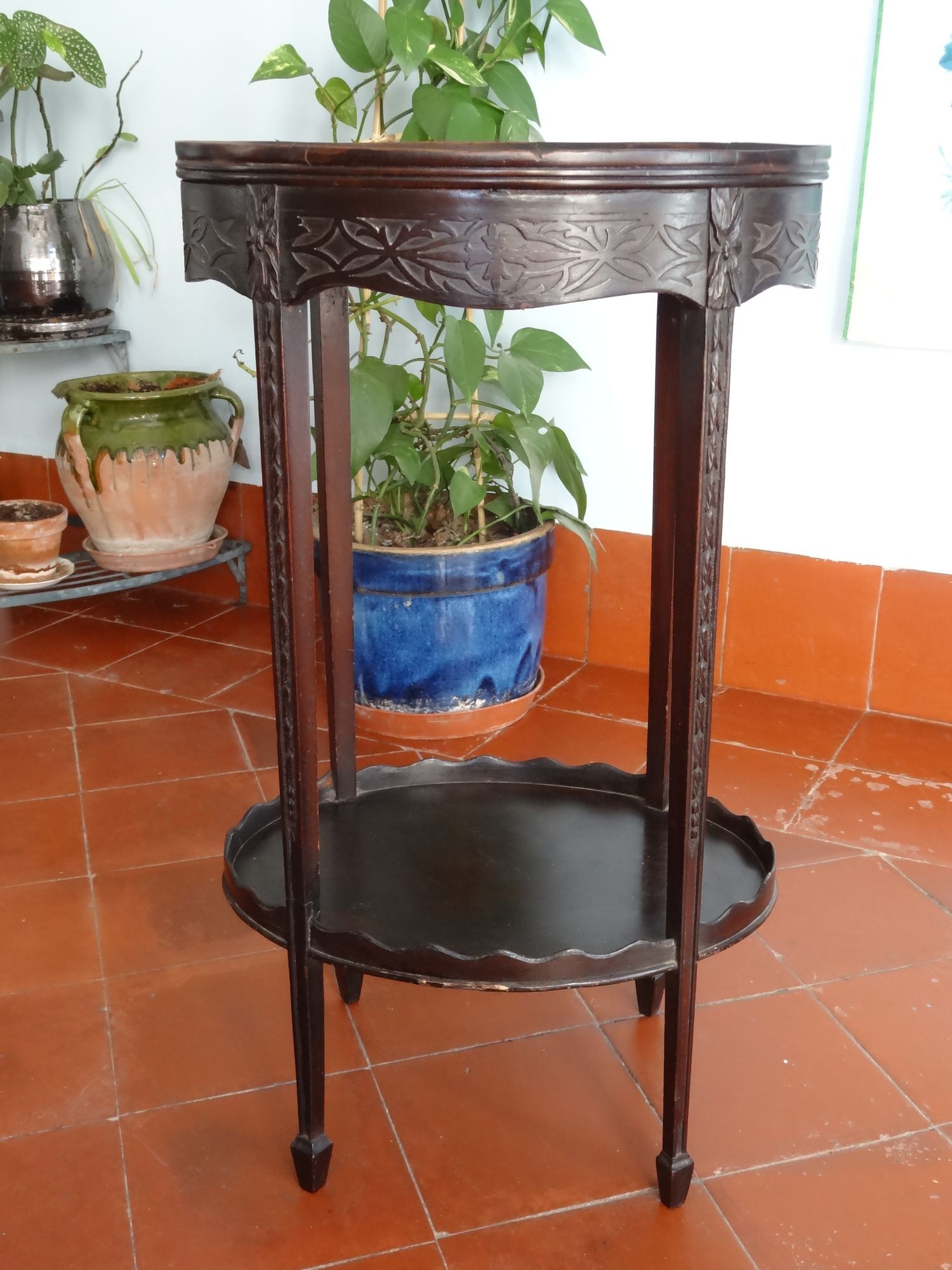 Carved wooden pedestal table with double trays 41 x 72 cm
