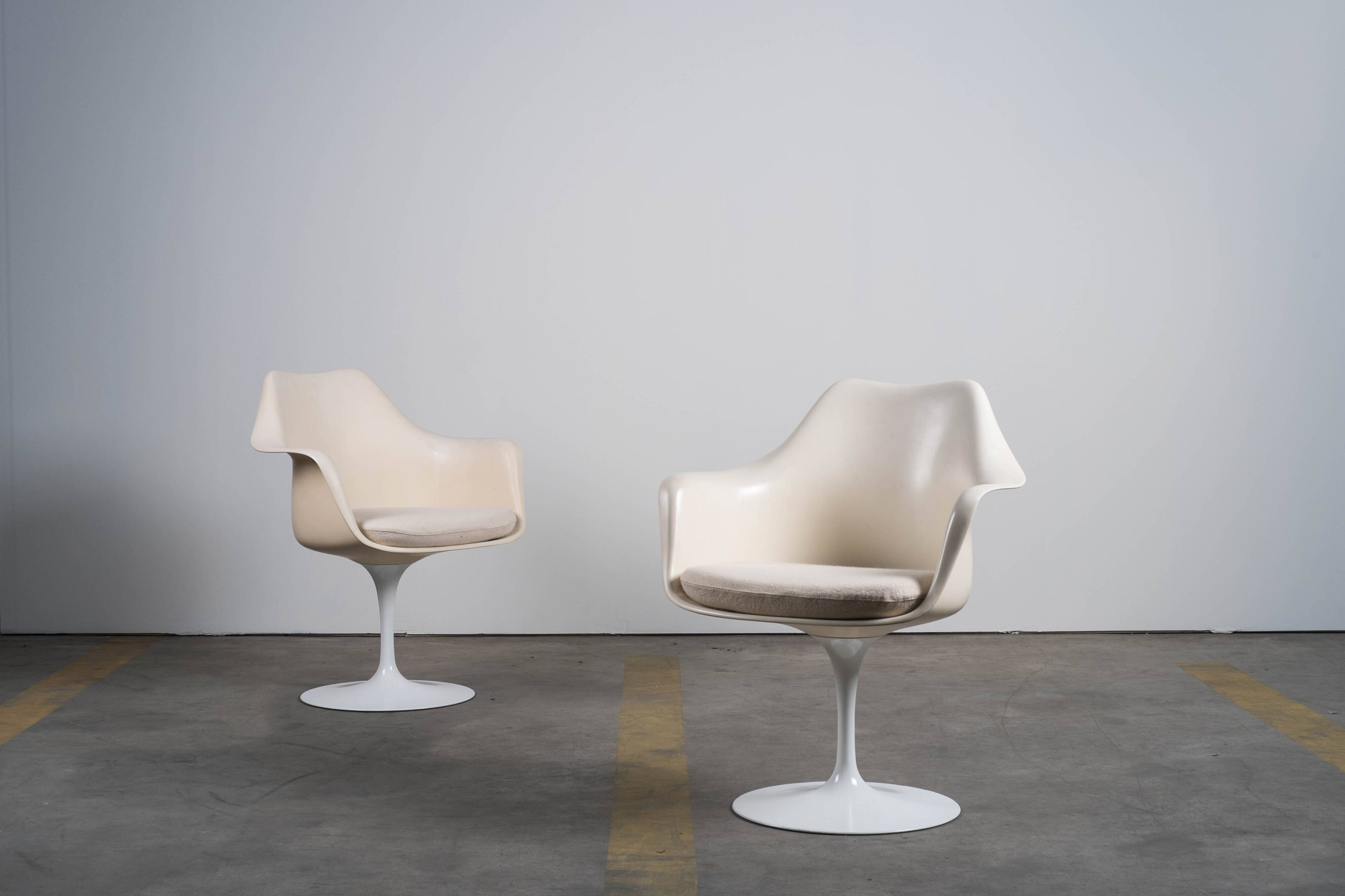 Eero Saarinen - Knoll Tulip armchairs