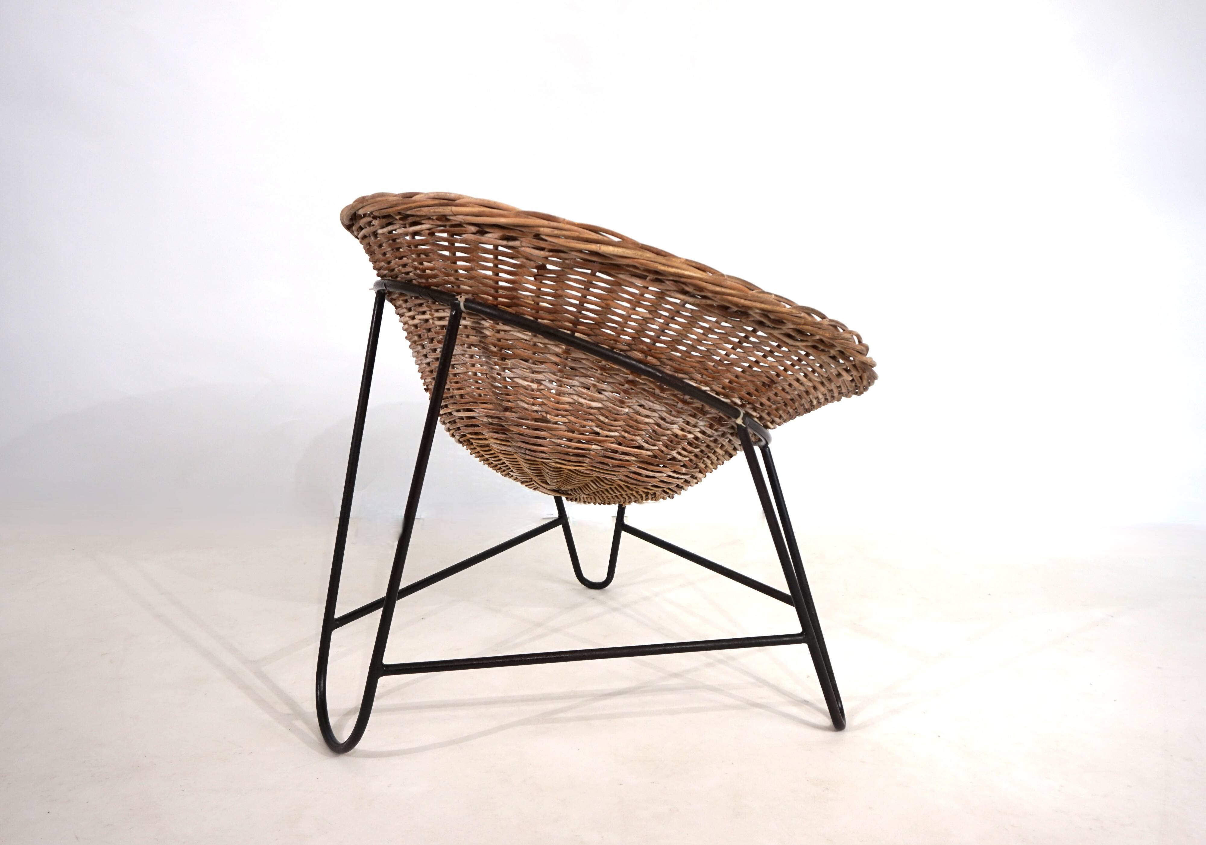 Rattan basket pod lounge chair, 1960
