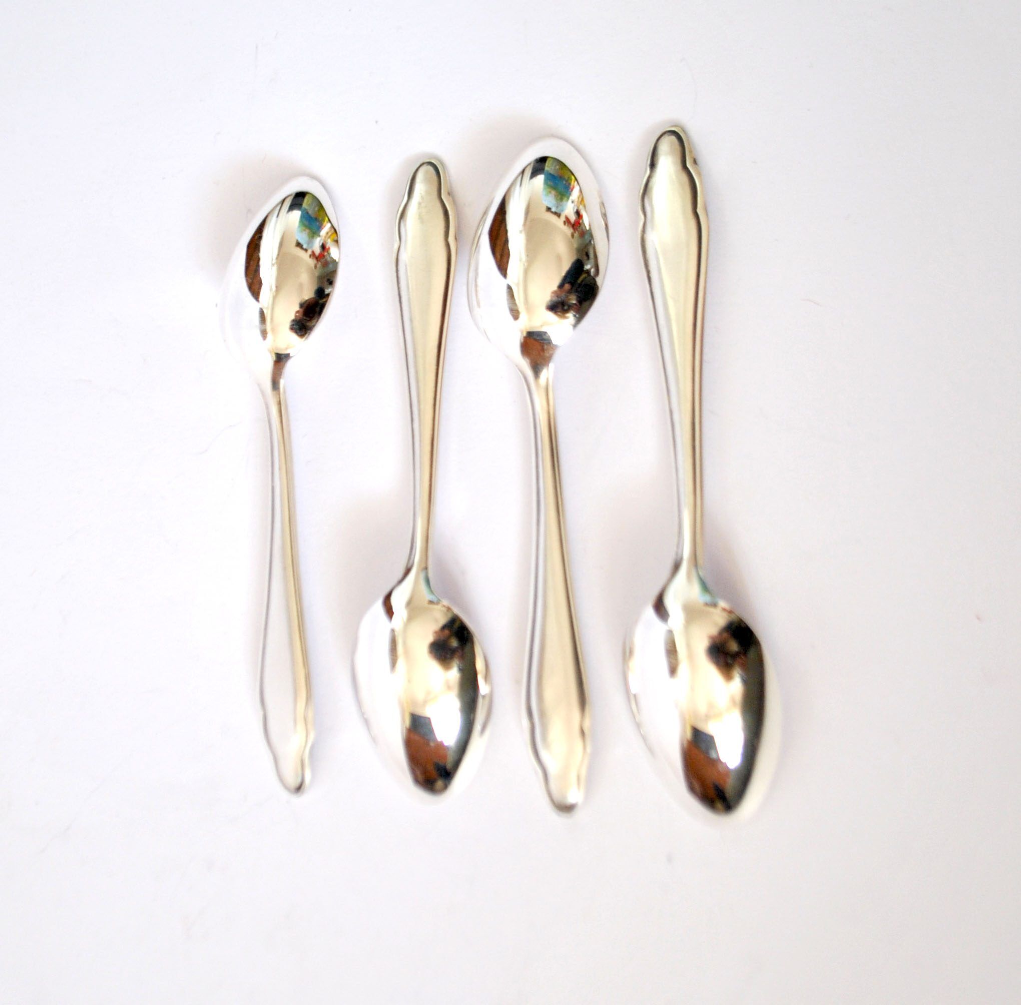 DEETJEN Set of 4 silver-plated metal coffee mocha spoons in modernist design