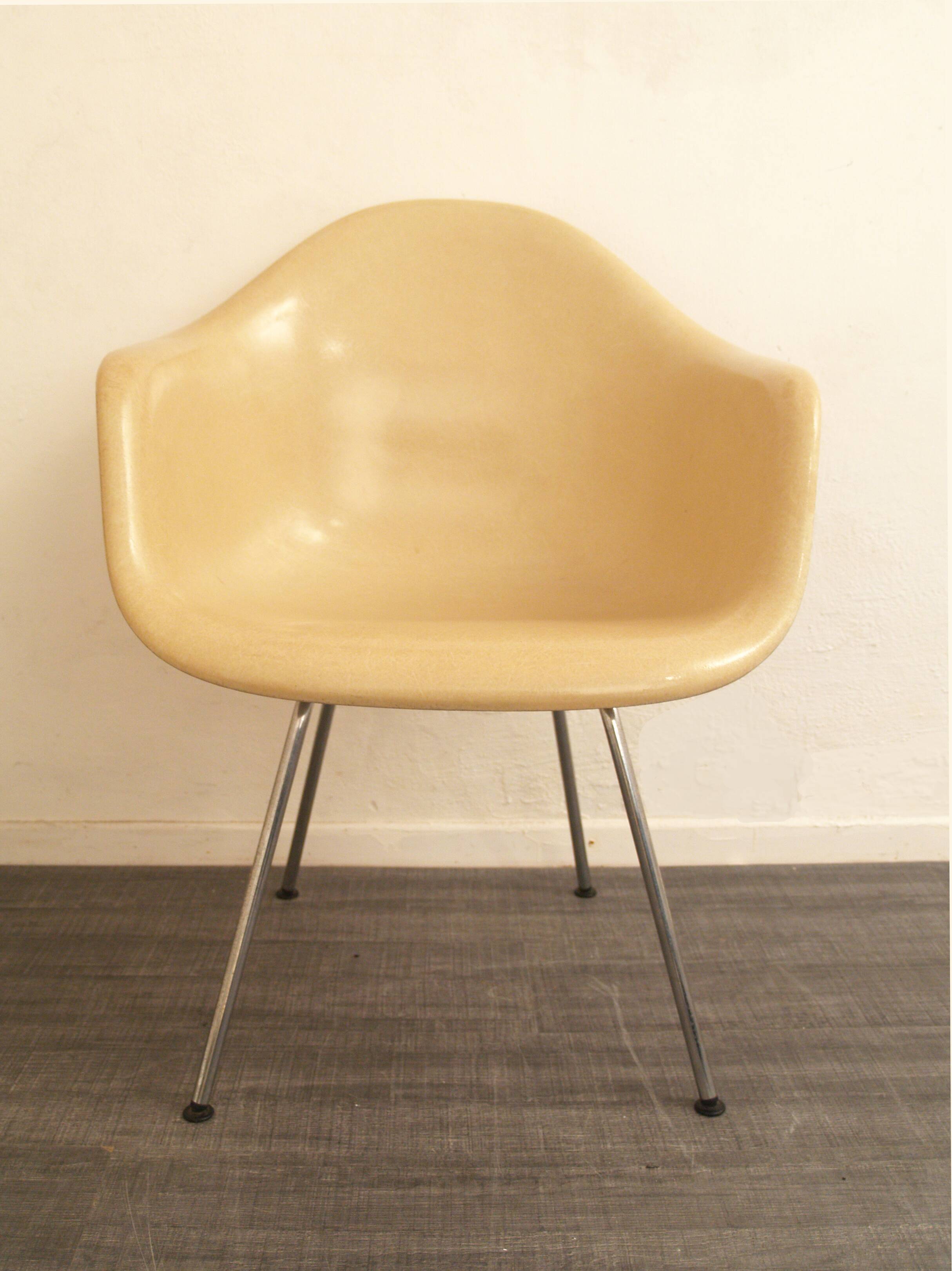 Eames Dax chair Vitra