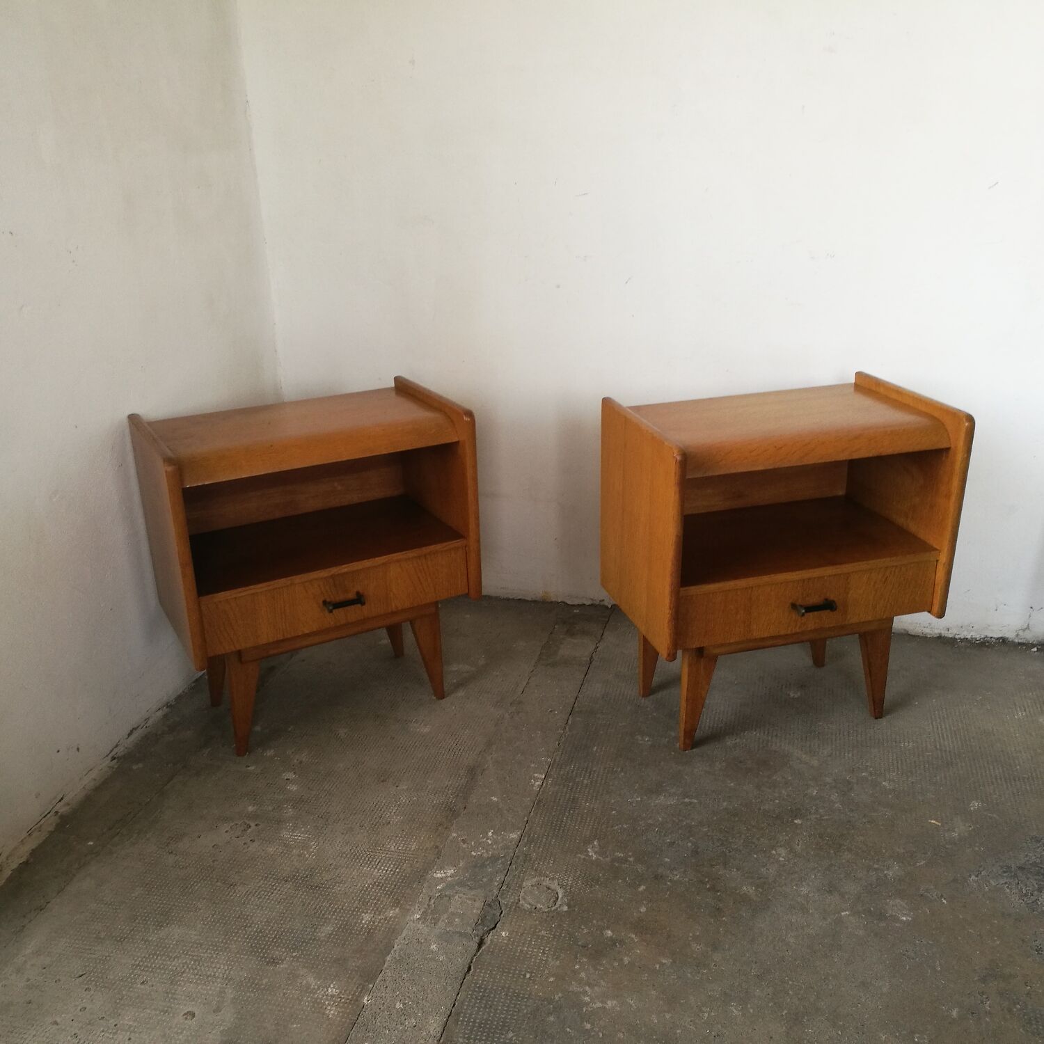 Paire de chevets Vintage, pieds compas