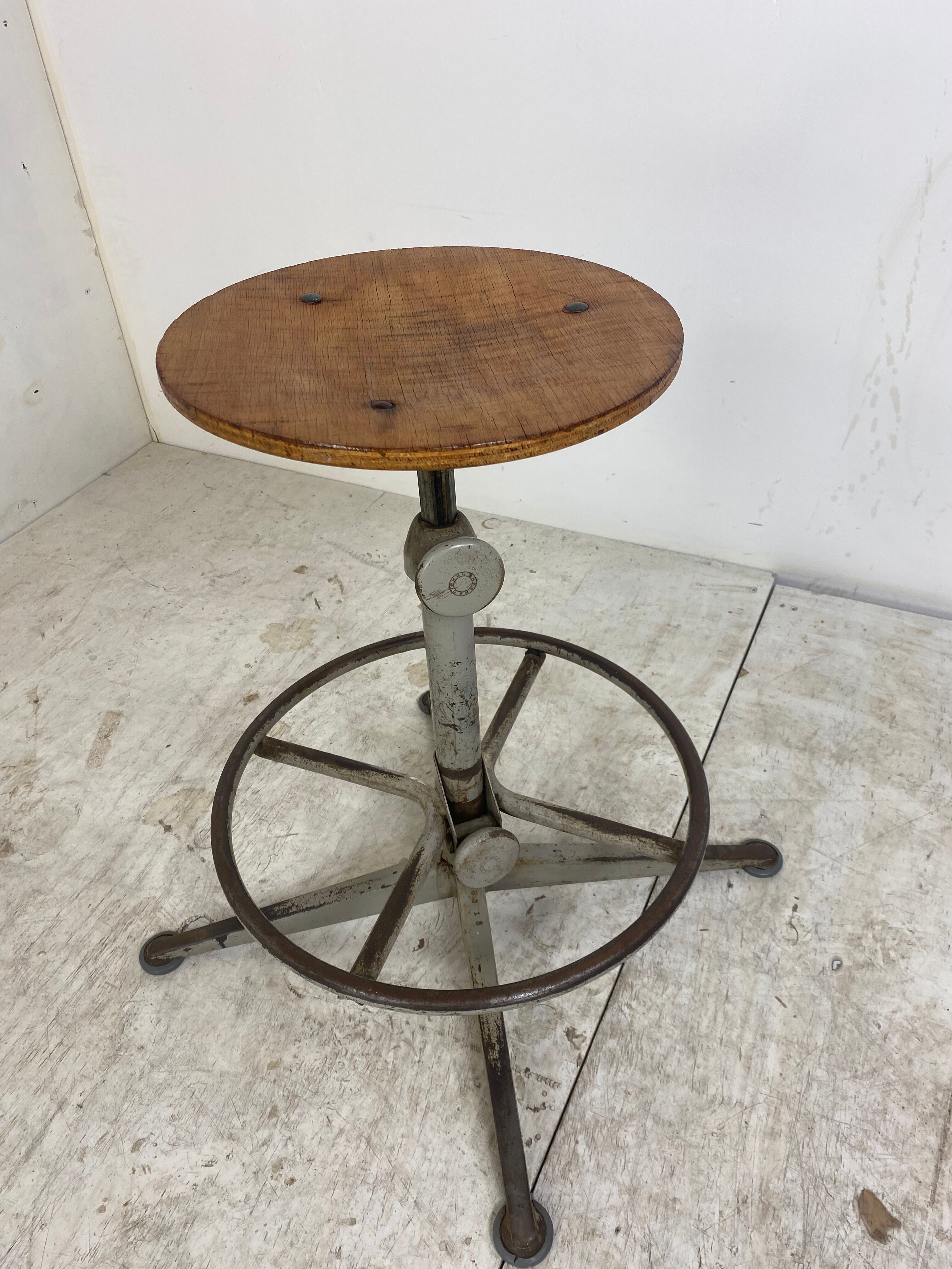 Tabouret d’architecte pivotant réglable par Friso Kramer pour Ahrend, années 1960