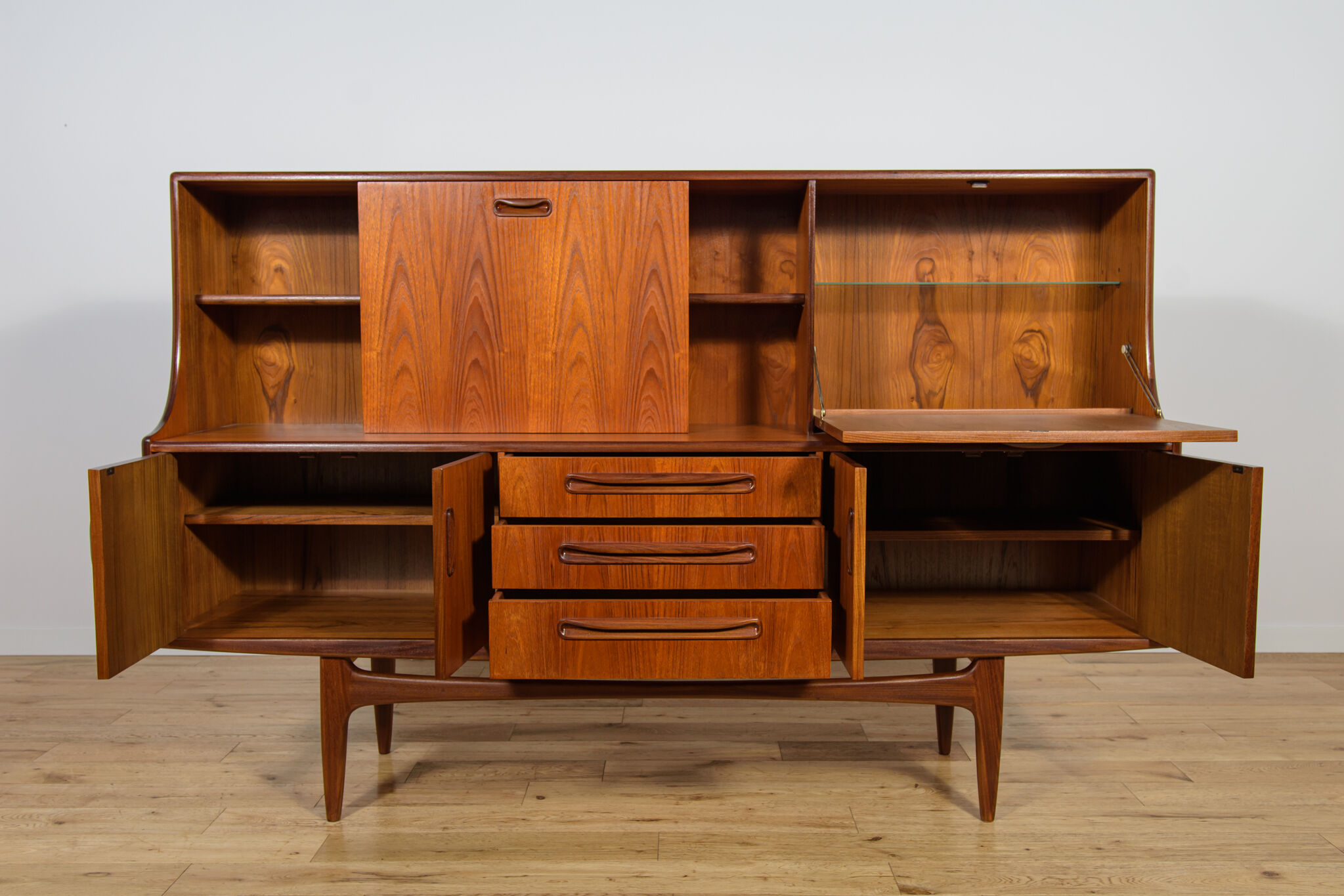 Mid-century model Fresco sideboard in teak by Victor Wilkins for G-Plan, United Kingdom, 1960s