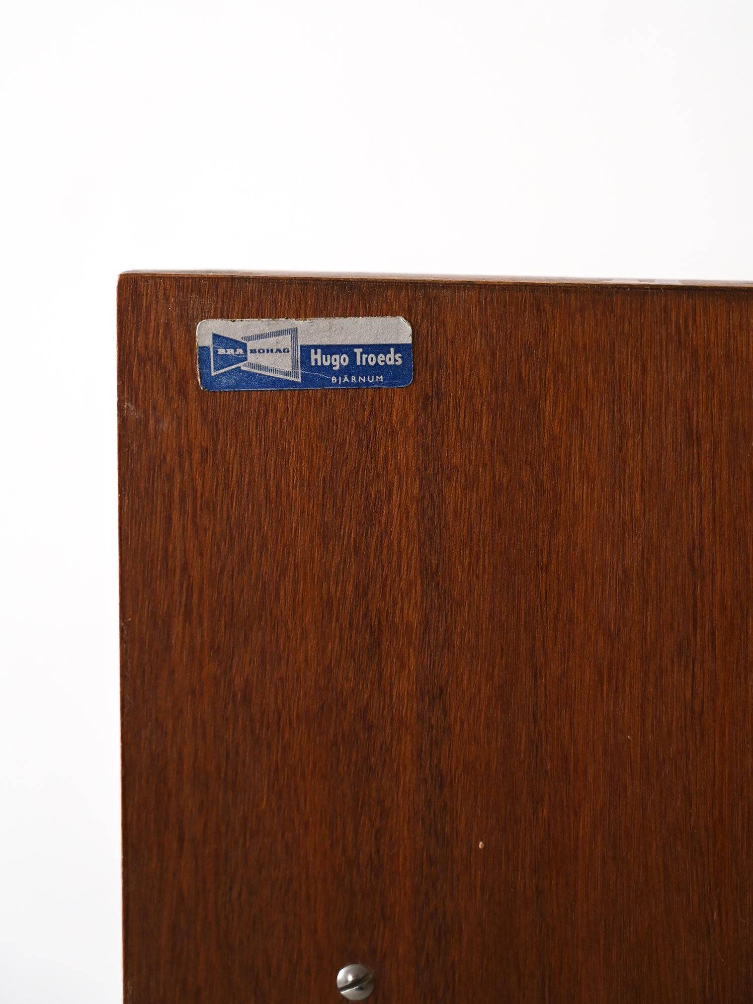 Bibliothèque vintage avec étagère coulissante