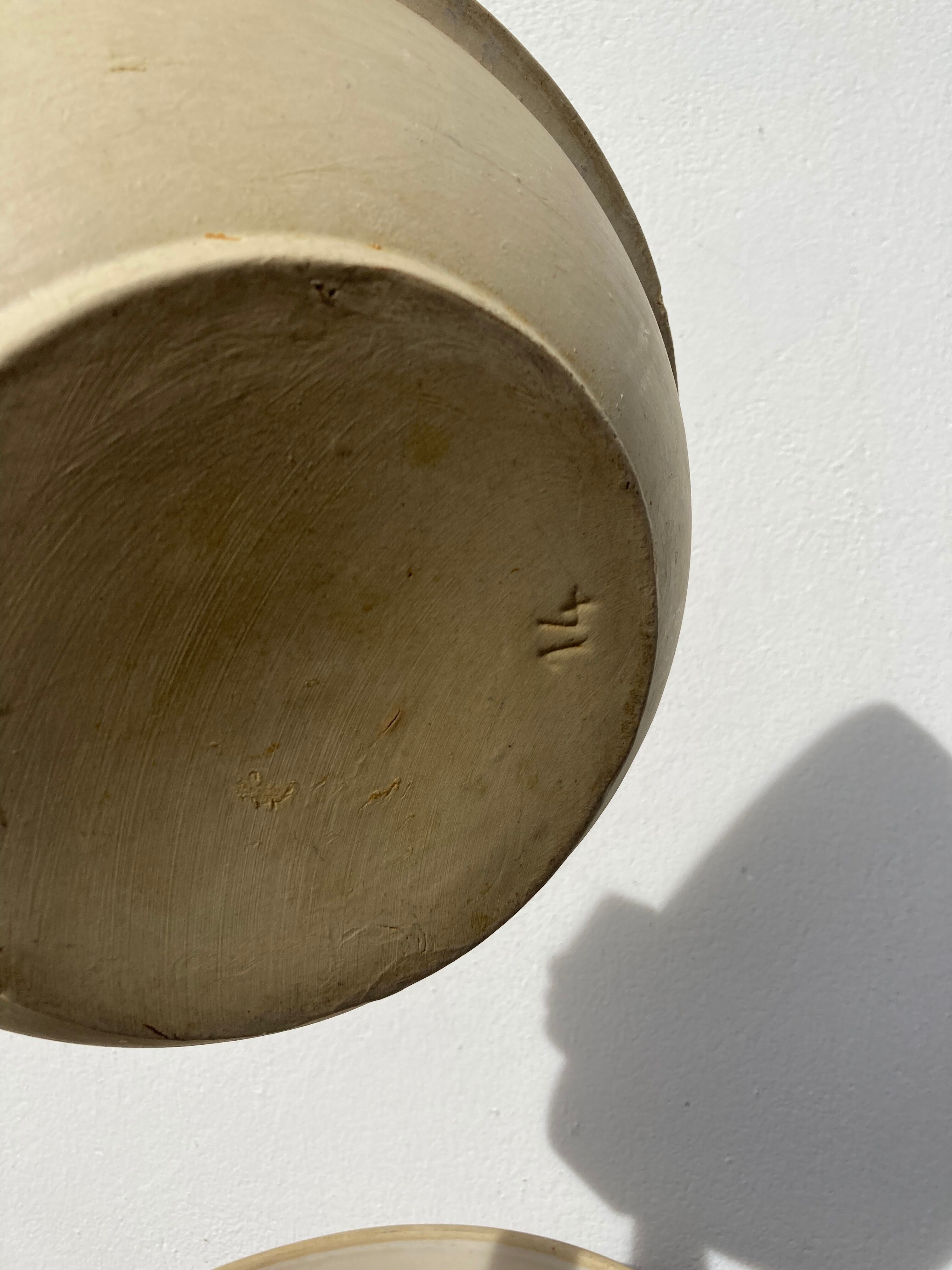 Duo of large salad bowl in beige and white vintage countryside
