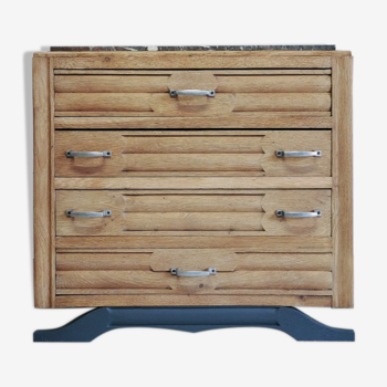 Chest of drawers in wooden foot mustache
