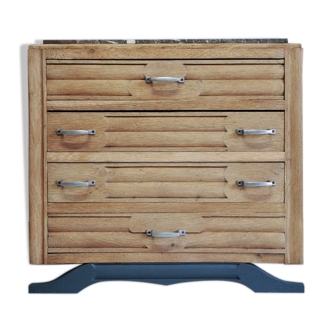 Chest of drawers in wooden foot mustache