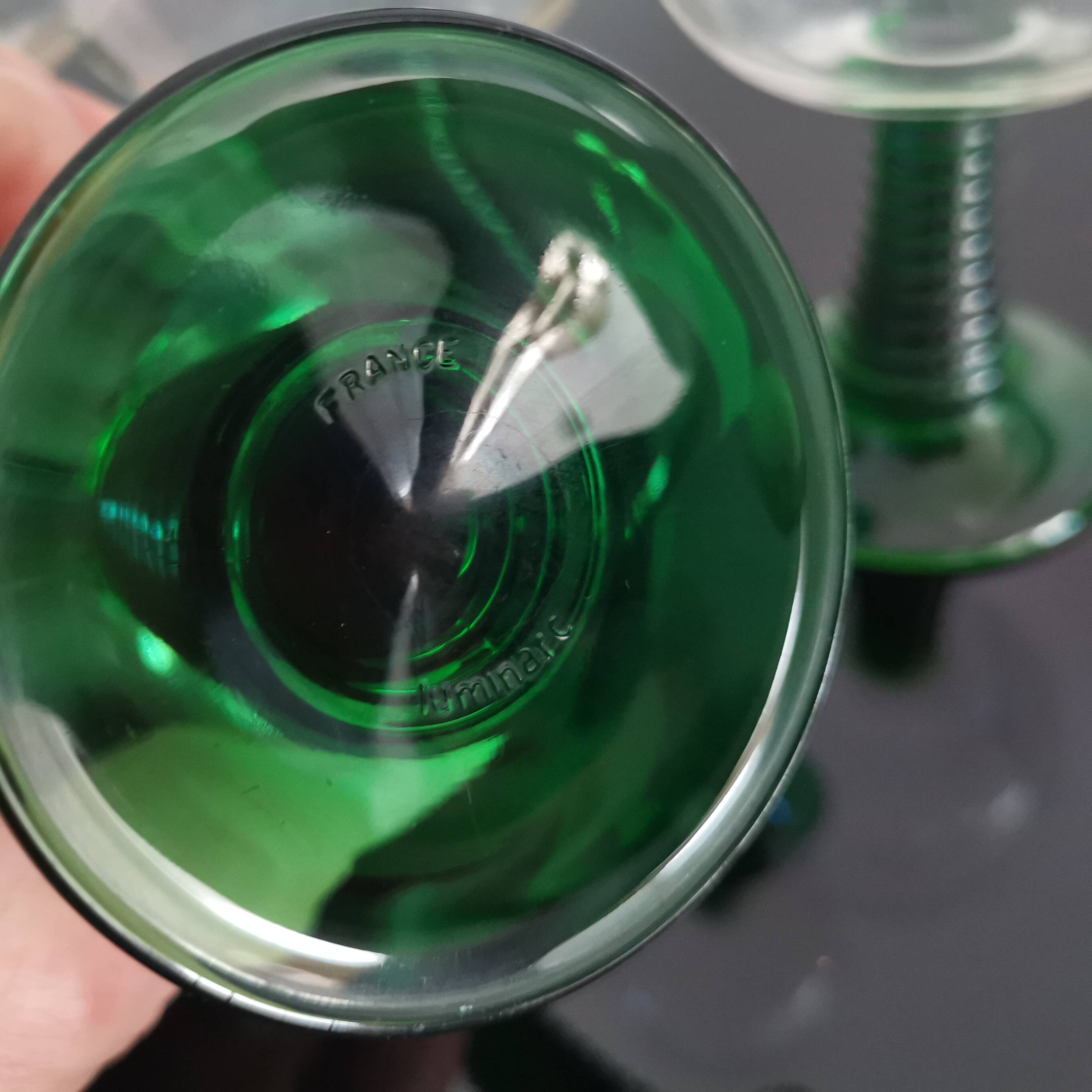Six verres des années 1970 pieds torsadés vert style roemer Luminarc