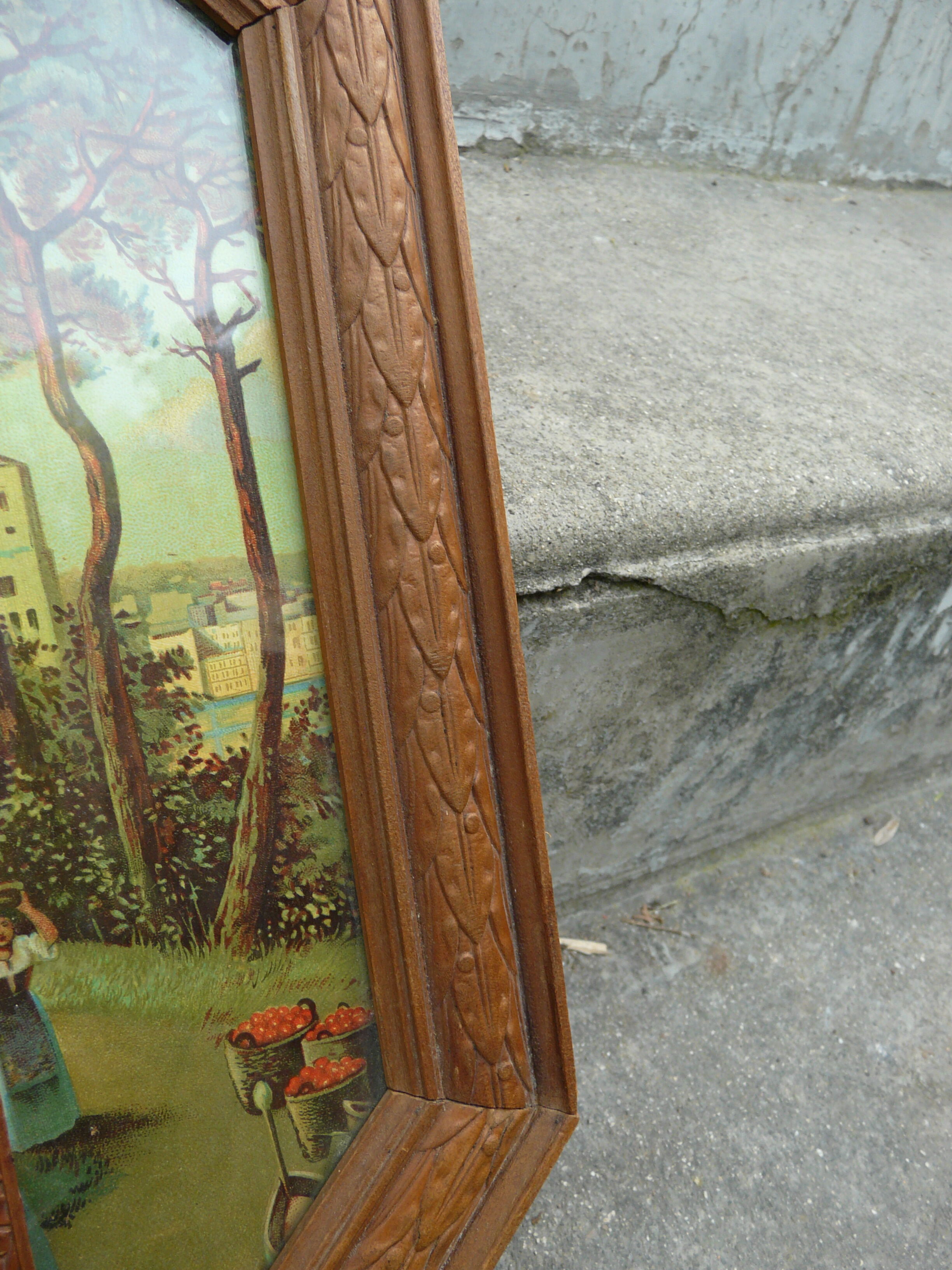 Wall mirror from the 1930s