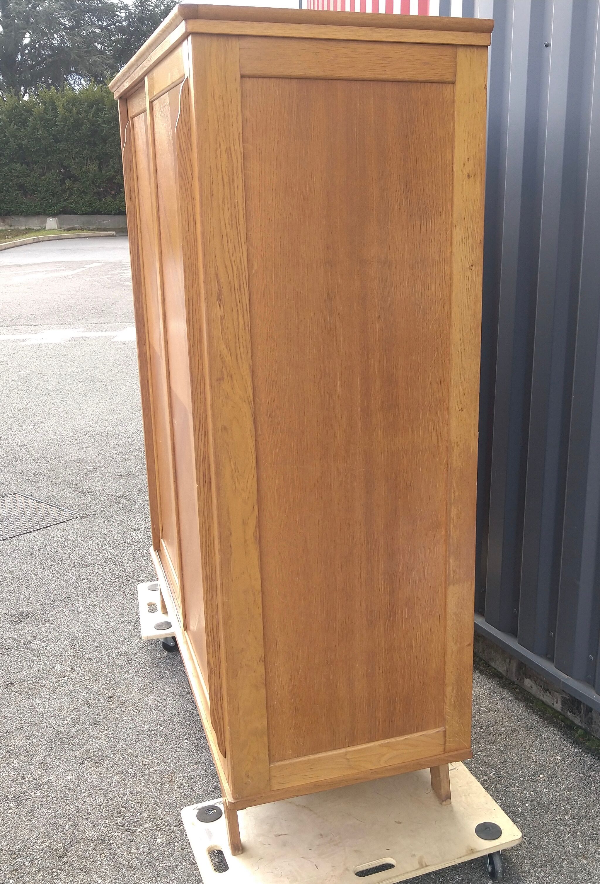 Armoire vintage