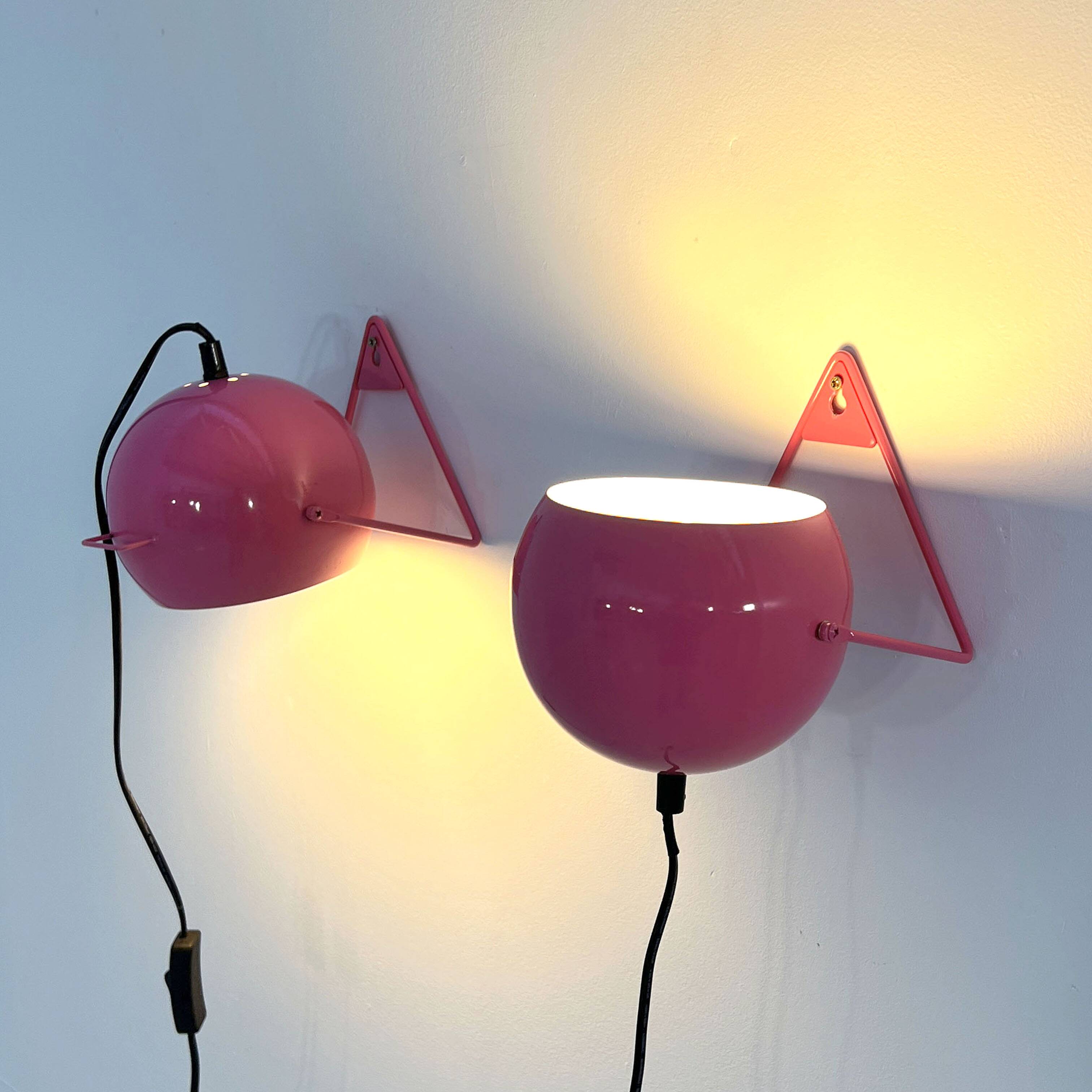 Paire de lampes de chevets ou murales roses, 1970
