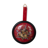 Medallion frame dried flowers velvet knot