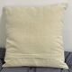 Coussin en toile ancienne style Kilim
