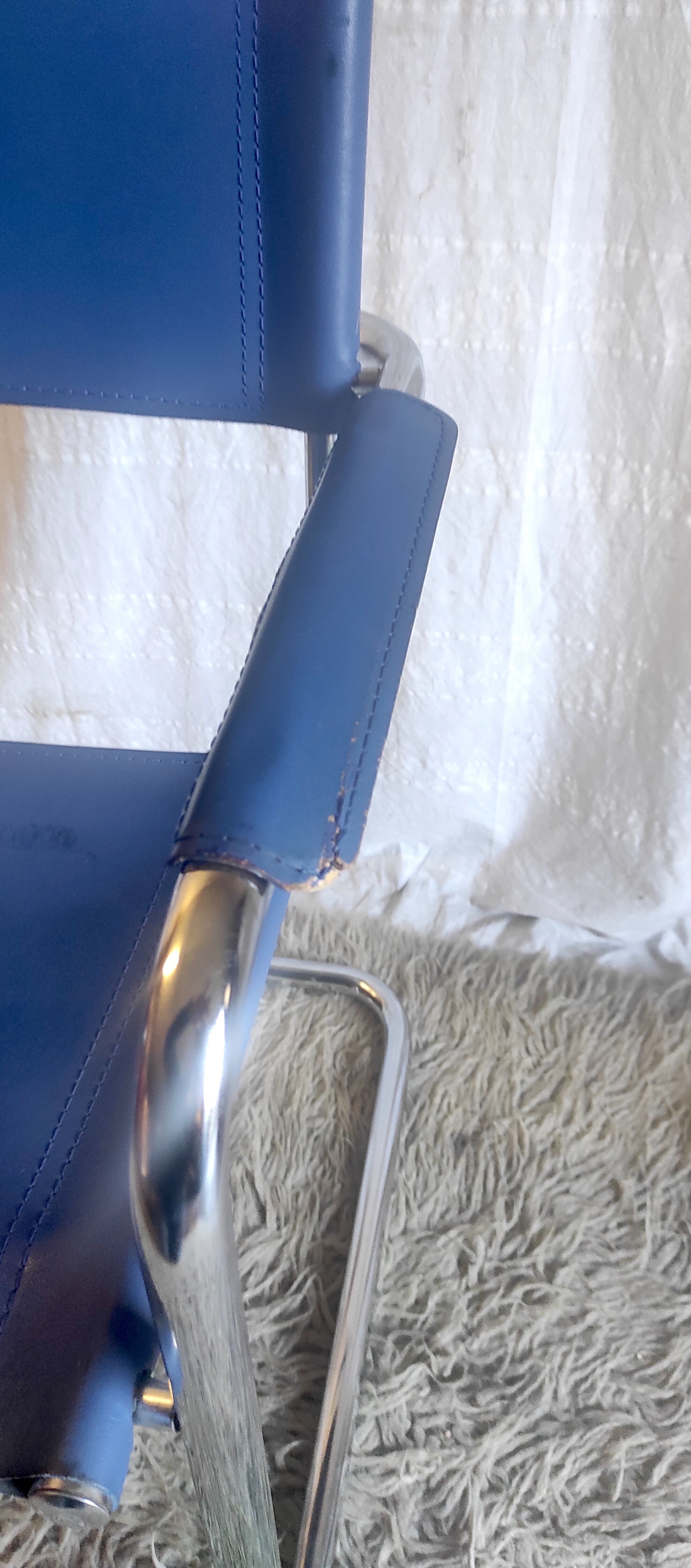 Bauhaus cantilever armchair in blue leather, 80s/90s