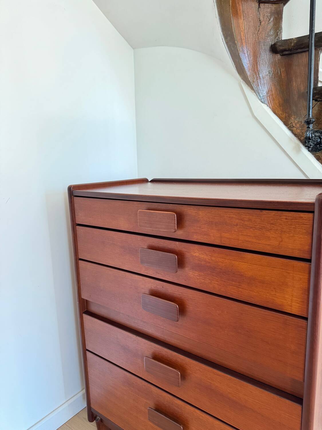 Commode haute 5 tiroirs en teck années 60