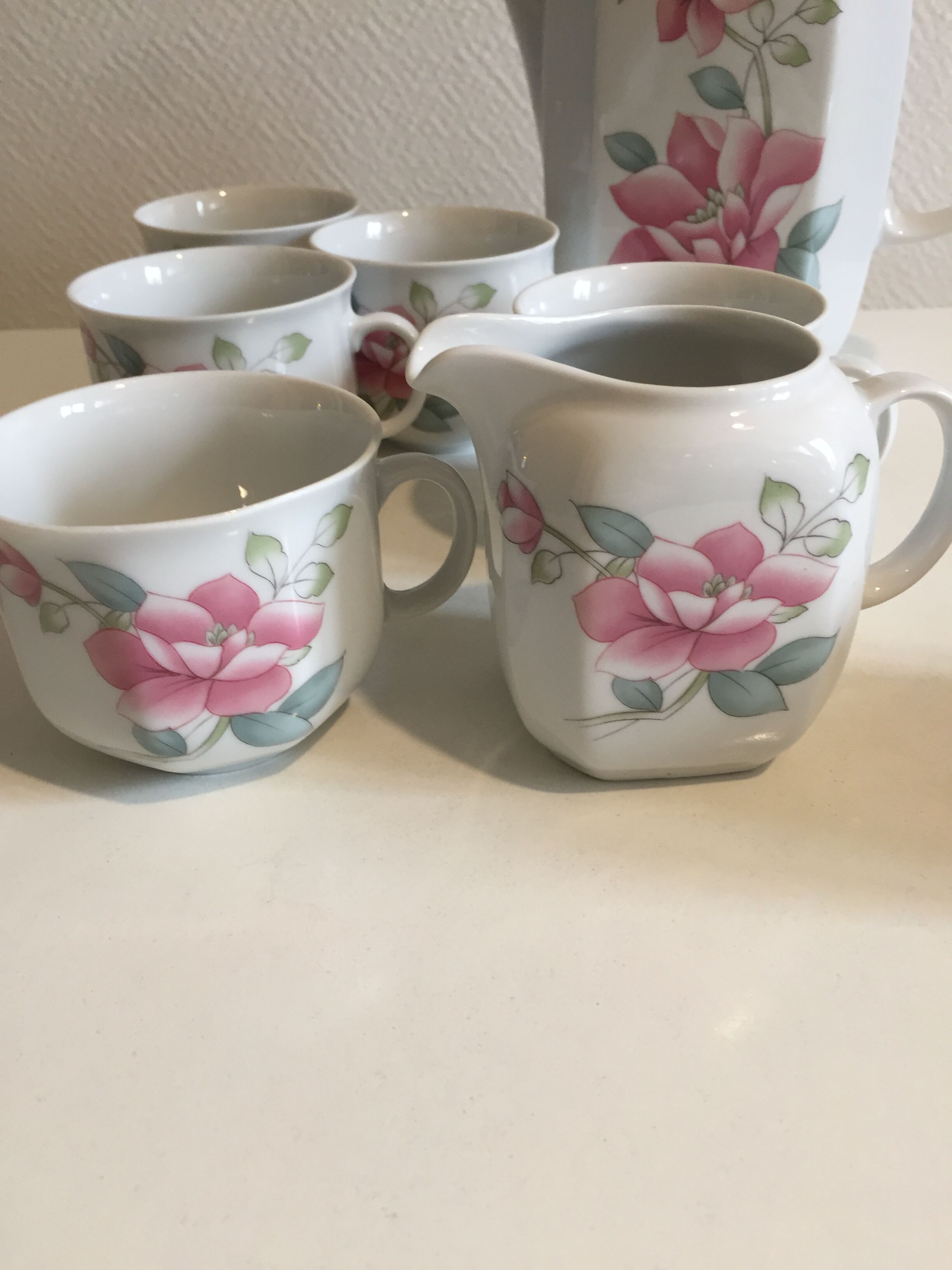 Porcelain tea or coffee service