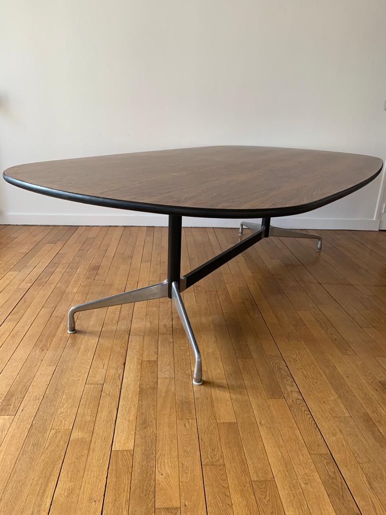 Rosewood table by Charles and Ray Eames, edition Herman Miller