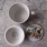 Parrot tea room