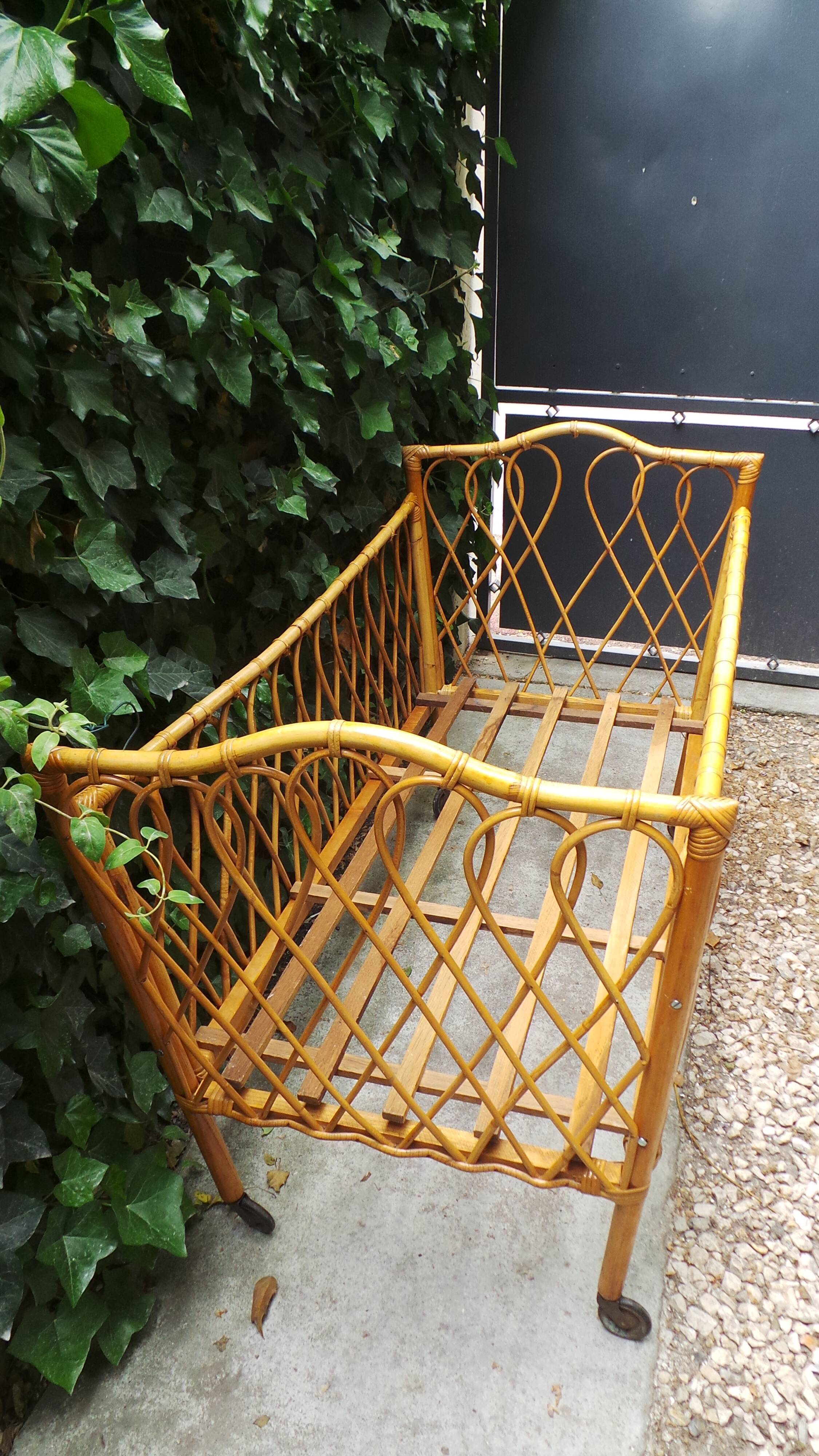 Rattan crib of the 50s