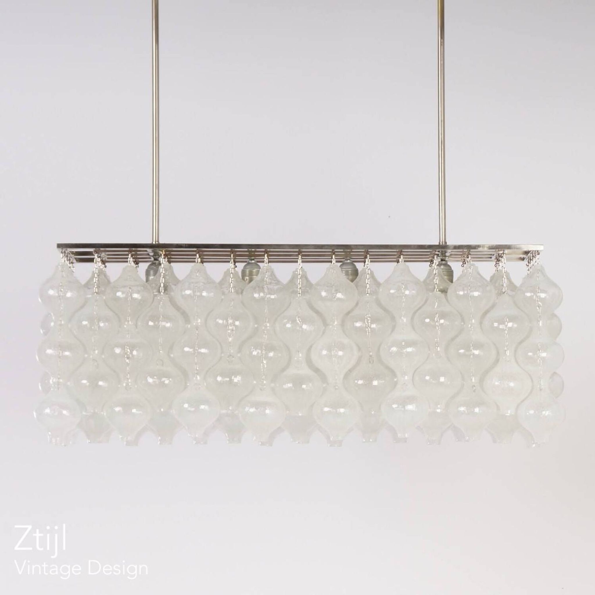Lampe suspendue Tulipan avec 162 éléments en verre, Autriche années 1960 | Objet unique
