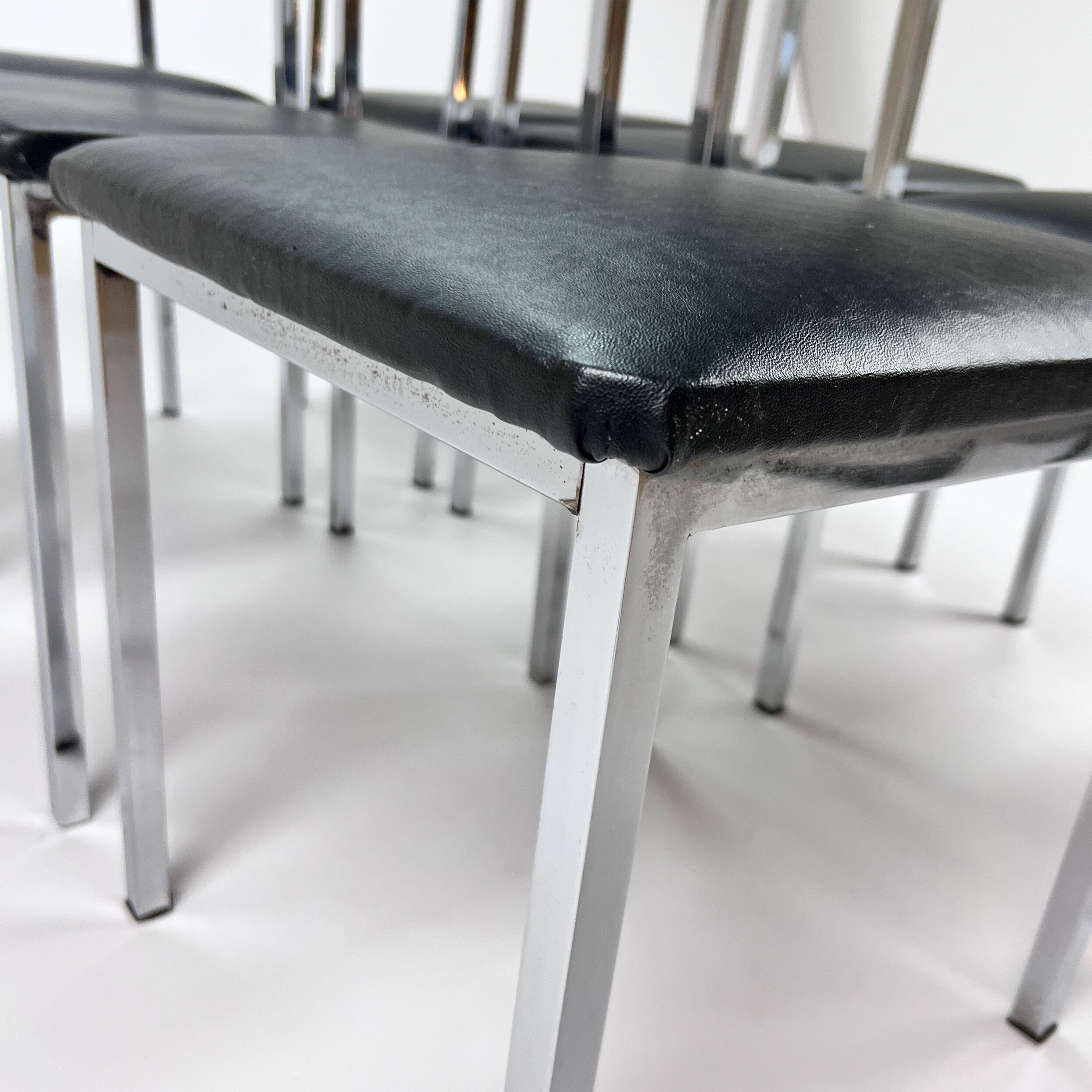 Set of 6 belgium chrome and skai dining chairs, 1960s