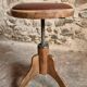 Tabouret français vintage en bois réglable, assise en skaï, années 1960