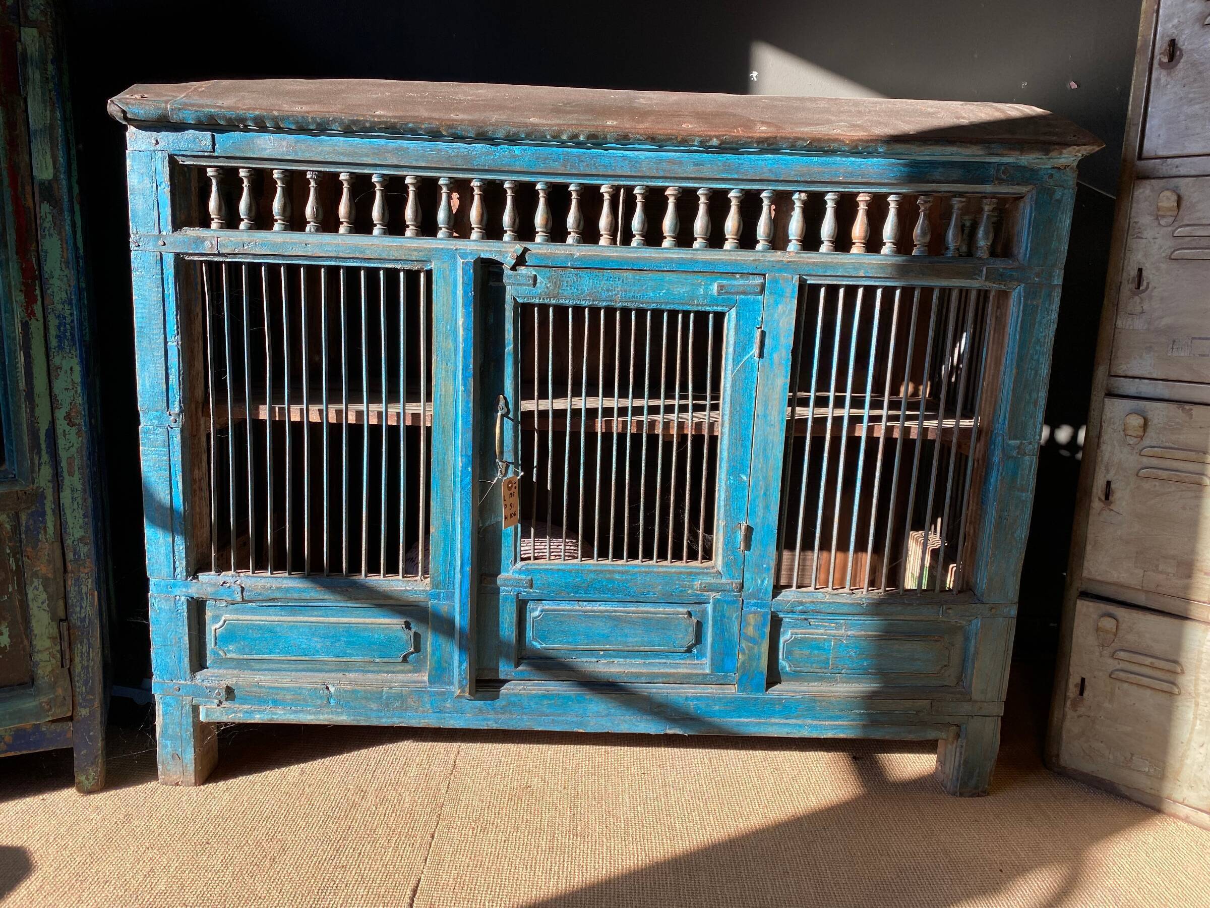 Old hutch in teak and zinc