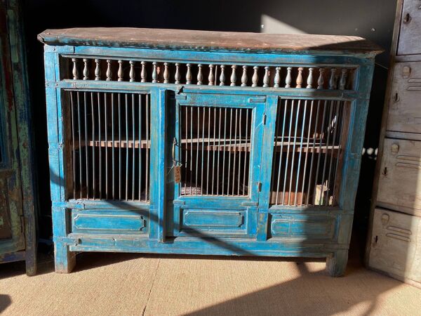 Ancien clapier en teck et zinc