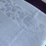 Service of 12 towels