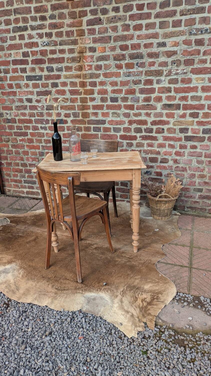 Bistro table