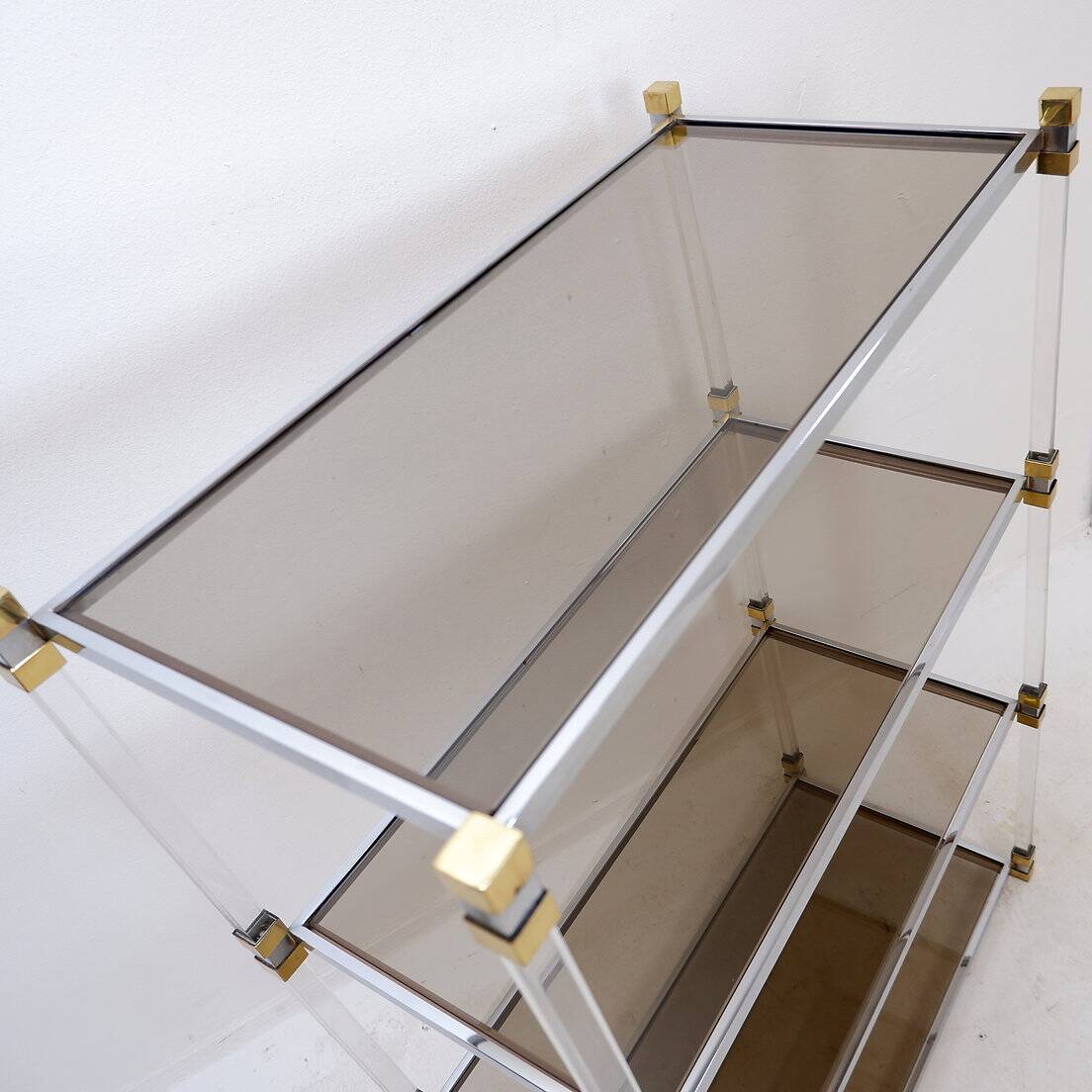 Claustra shelf in plexiglass, smoked glass and brass